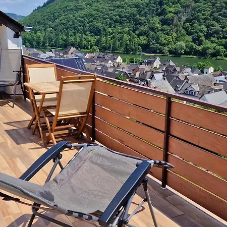Riesling For 2 - 4 People - Billiards - Balcony With Mosel View - Parking - Wine Barrel Bar - Fully Equipped Kitchen - Netflix - Waiputv - 3 Km From Cochem Apartment Klotten