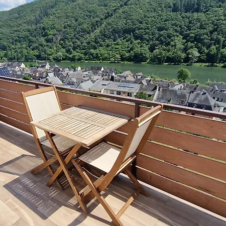 Riesling For 2 - 4 People - Billiards - Balcony With Mosel View - Parking - Wine Barrel Bar - Fully Equipped Kitchen - Netflix - Waiputv - 3 Km From Cochem Klotten