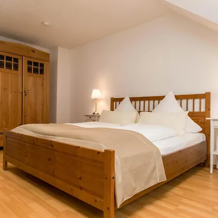 Apartment Riesling For 2 - 4 People - Billiards - Balcony With Mosel View - Parking - Wine Barrel Bar - Fully Equipped Kitchen - Netflix - Waiputv - 3 Km From Cochem Klotten