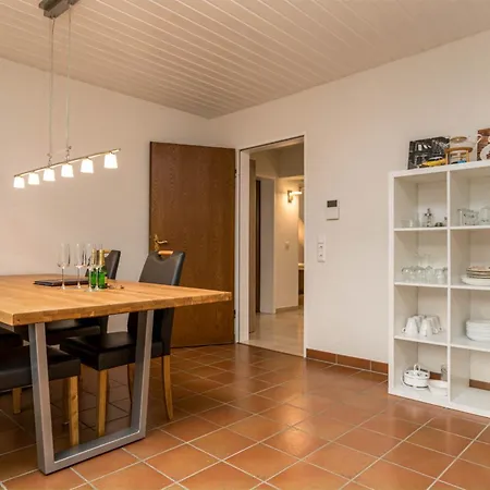 Riesling For 2 - 4 People - Billiards - Balcony With Mosel View - Parking - Wine Barrel Bar - Fully Equipped Kitchen - Netflix - Waiputv - 3 Km From Cochem Klotten