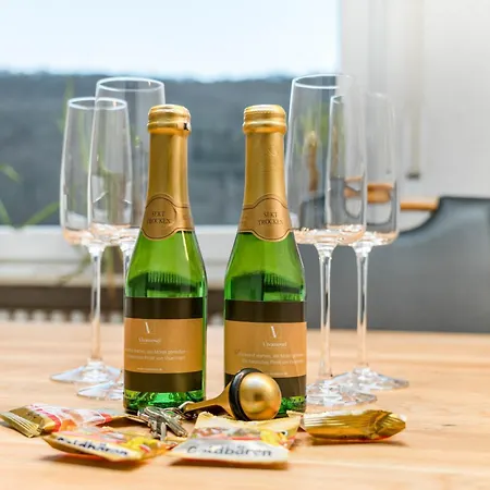 Riesling For 2 - 4 People - Billiards - Balcony With Mosel View - Parking - Wine Barrel Bar - Fully Equipped Kitchen - Netflix - Waiputv - 3 Km From Cochem Apartment Klotten