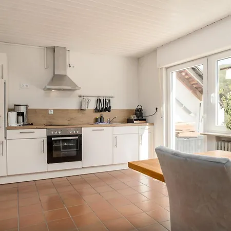 Riesling For 2 - 4 People - Billiards - Balcony With Mosel View - Parking - Wine Barrel Bar - Fully Equipped Kitchen - Netflix - Waiputv - 3 Km From Cochem Klotten