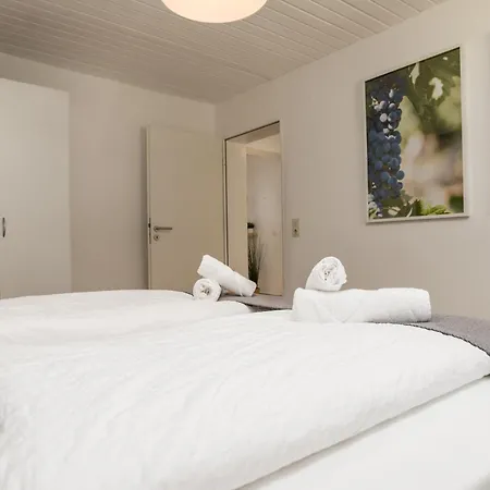 Apartment Riesling For 2 - 4 People - Billiards - Balcony With Mosel View - Parking - Wine Barrel Bar - Fully Equipped Kitchen - Netflix - Waiputv - 3 Km From Cochem *