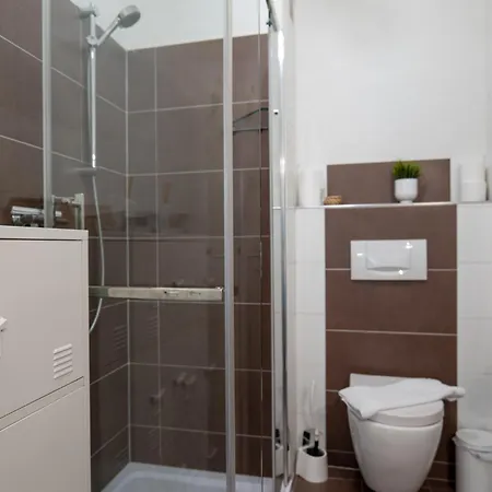 Riesling For 2 - 4 People - Billiards - Balcony With Mosel View - Parking - Wine Barrel Bar - Fully Equipped Kitchen - Netflix - Waiputv - 3 Km From Cochem Klotten