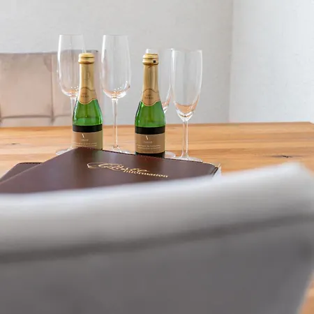 Riesling For 2 - 4 People - Billiards - Balcony With Mosel View - Parking - Wine Barrel Bar - Fully Equipped Kitchen - Netflix - Waiputv - 3 Km From Cochem Klotten