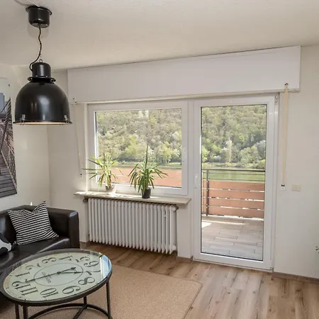 Riesling For 2 - 4 People - Billiards - Balcony With Mosel View - Parking - Wine Barrel Bar - Fully Equipped Kitchen - Netflix - Waiputv - 3 Km From Cochem Klotten