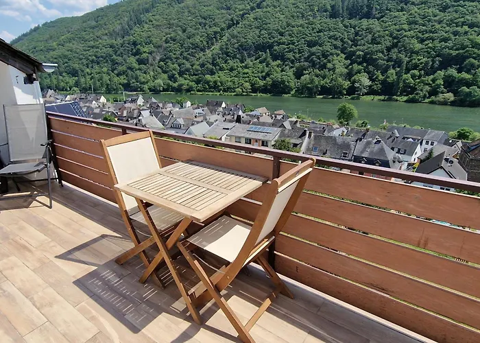 Riesling For 2 - 4 People - Billiards - Balcony With Mosel View - Parking - Wine Barrel Bar - Fully Equipped Kitchen - Netflix - Waiputv - 3 Km From Cochem Klotten