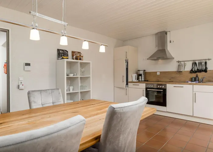 Riesling For 2 - 4 People - Billiards - Balcony With Mosel View - Parking - Wine Barrel Bar - Fully Equipped Kitchen - Netflix - Waiputv - 3 Km From Cochem Klotten